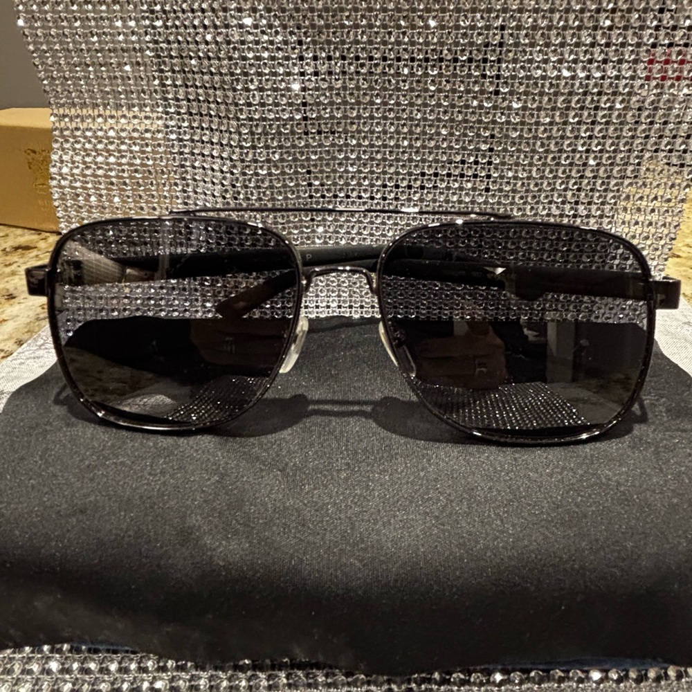 Gucci GG 0422 col2 Polarized size 60-17 Black Sunglasses
